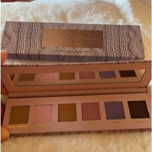 DOMINIQUE COSMETICS 6 color palette. New in box.